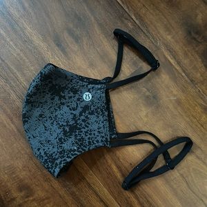 Lululemon adjustable face mask